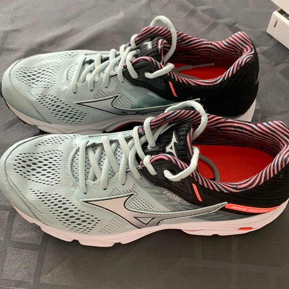 asics wave inspire 14